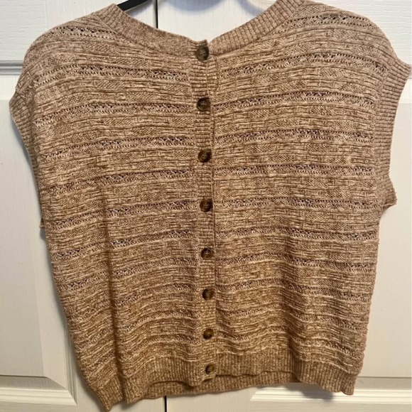 Indi & Cold Button Up Top - Picture 1 of 2